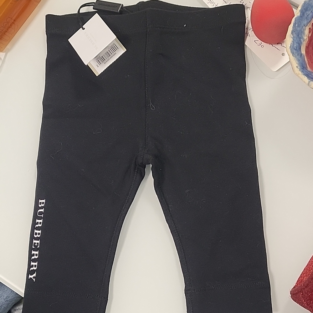 Burberry Black Leggings Sleek and Versatile
